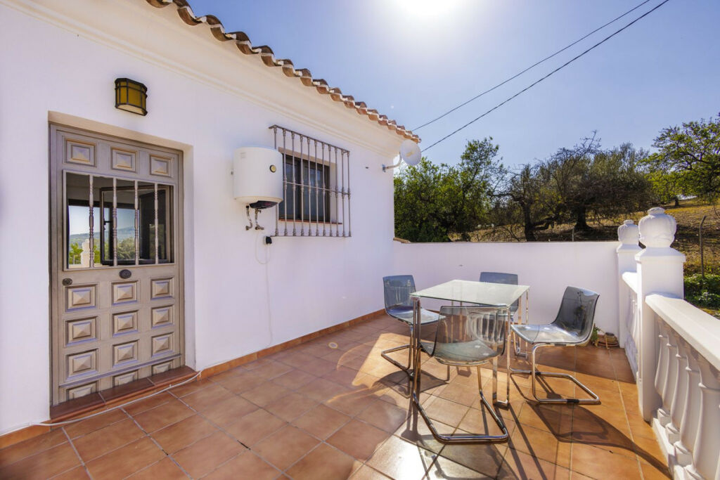 Detached Villa Riogordo Málaga - image 41