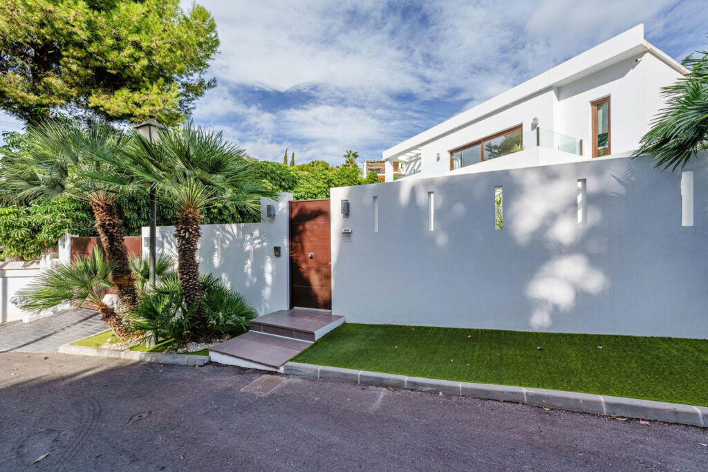 Detached Villa Marbella Málaga - image 41