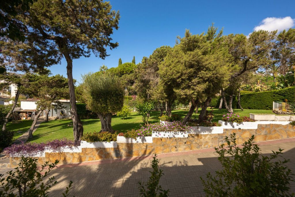 Detached Villa Marbesa Málaga - image 42