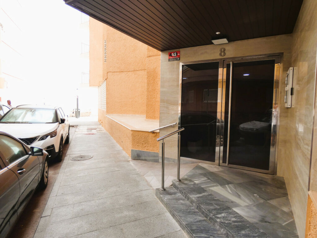 Middle Floor Apartment Torrevieja Alicante - image 42