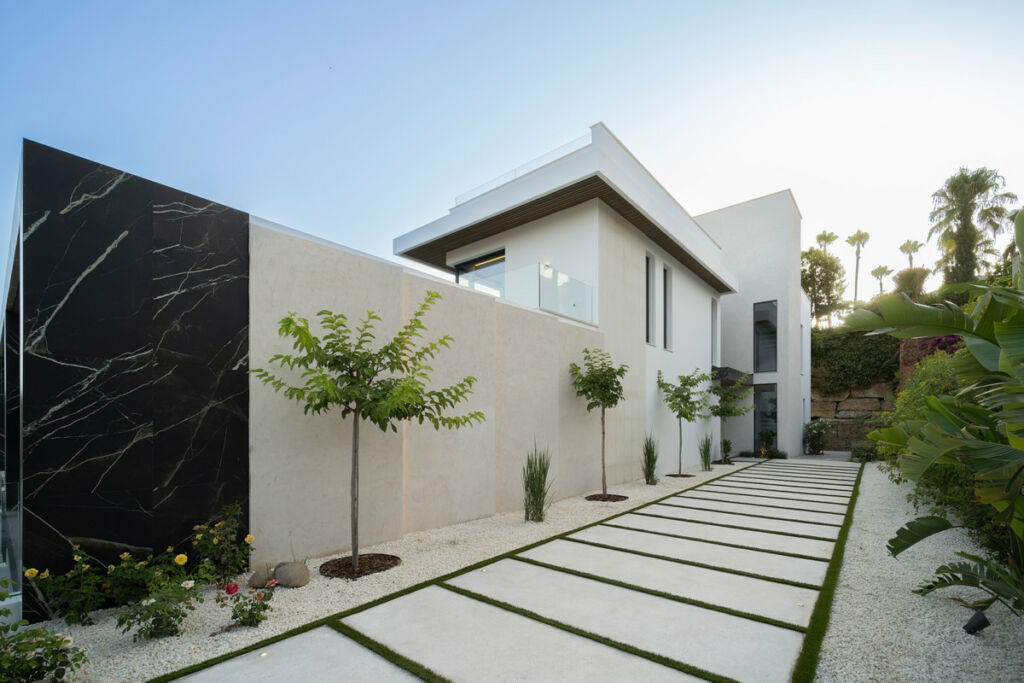 Detached Villa El Paraiso Málaga - image 42