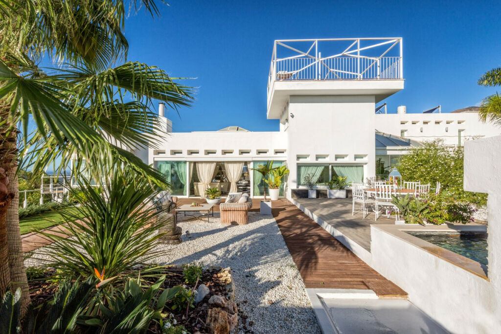 Detached Villa Estepona Málaga - image 42