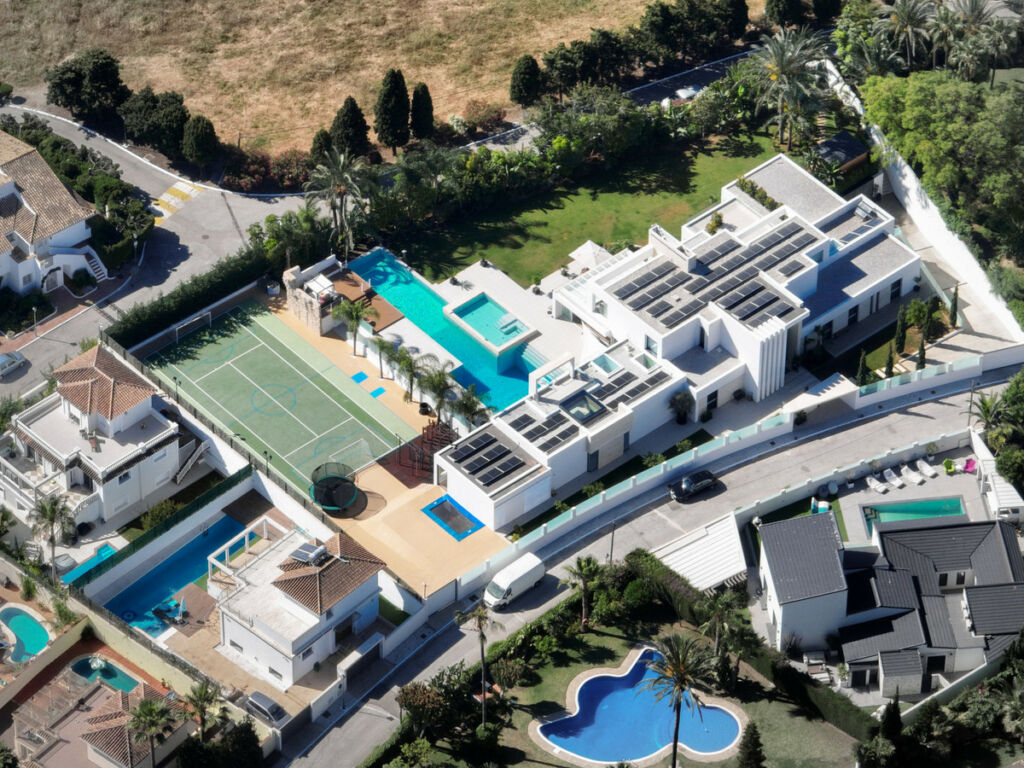 Detached Villa El Paraiso Málaga - image 40
