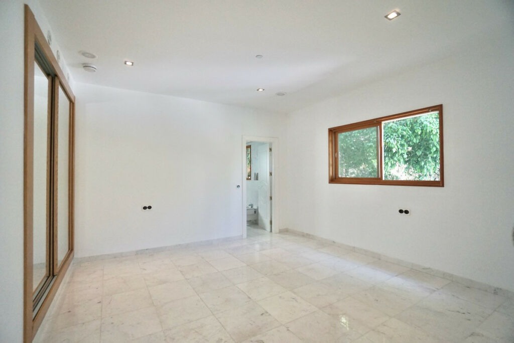 Detached Villa Benahavís Málaga - image 42
