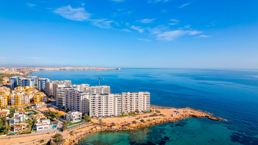 Middle Floor Apartment Punta Prima Alicante - image 42