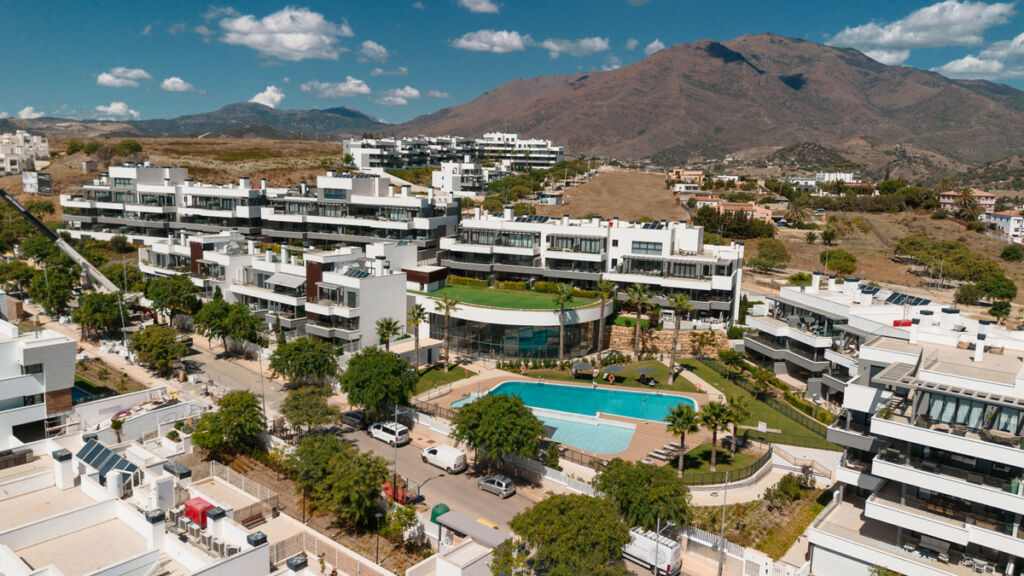 Middle Floor Apartment Estepona Málaga - image 42