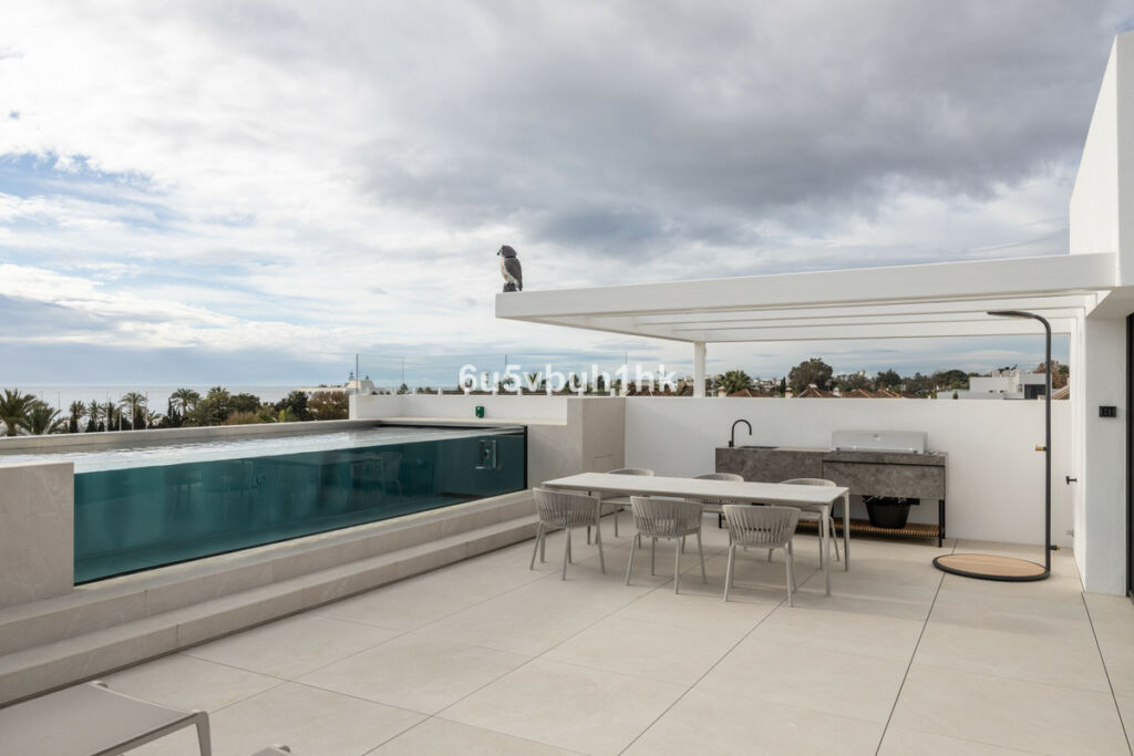 Detached Villa The Golden Mile Málaga - image 42
