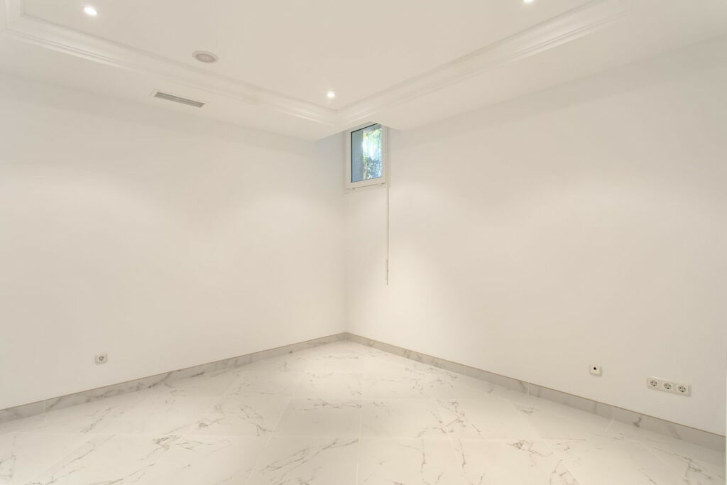 Detached Villa Los Flamingos Málaga - image 42
