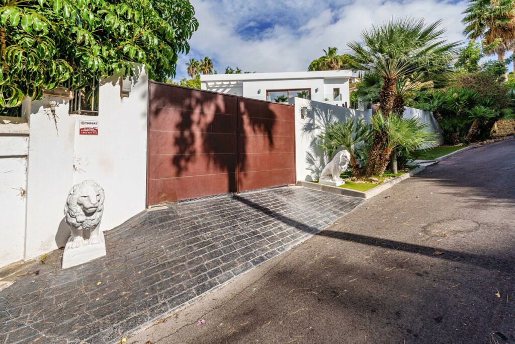 Detached Villa Marbella Málaga - image 42