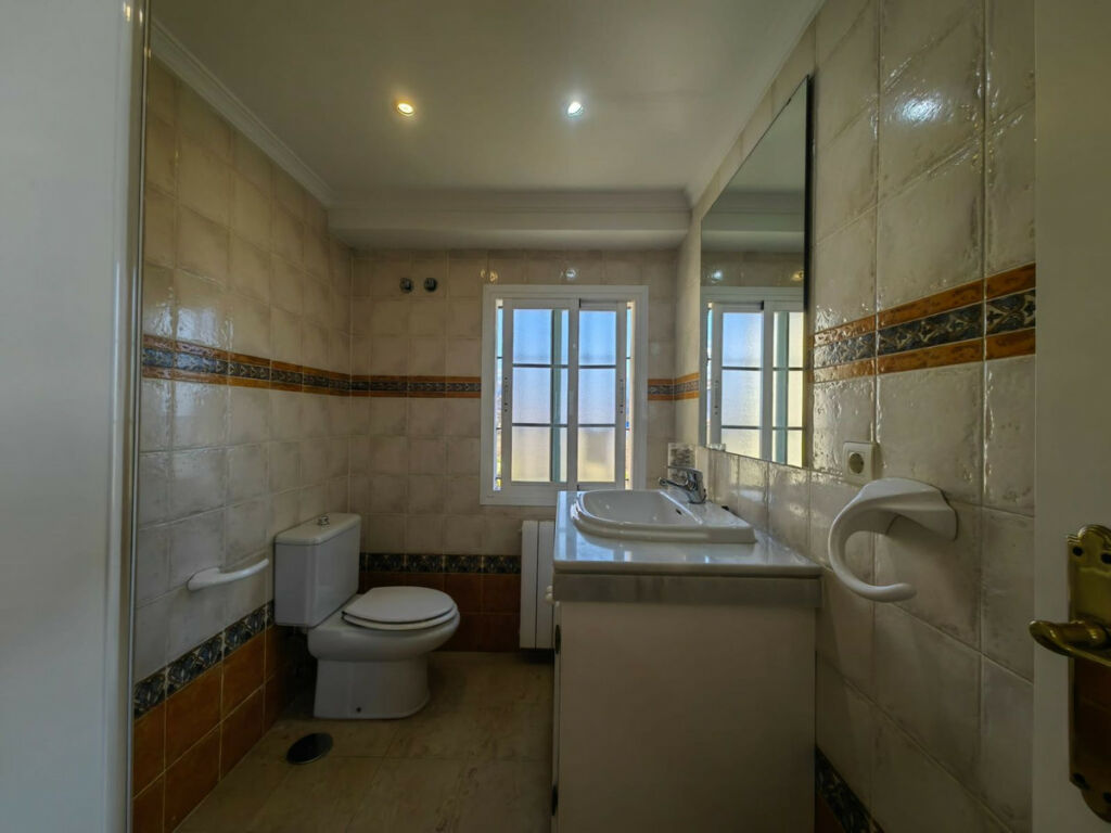 Detached Villa Estepona Málaga - image 42