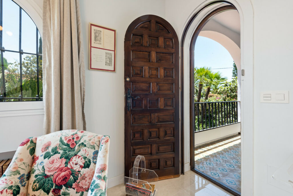 Detached Villa Nueva Andalucía Málaga - image 42