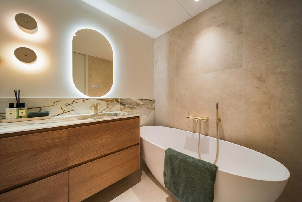 Middle Floor Apartment The Golden Mile Málaga - image 42