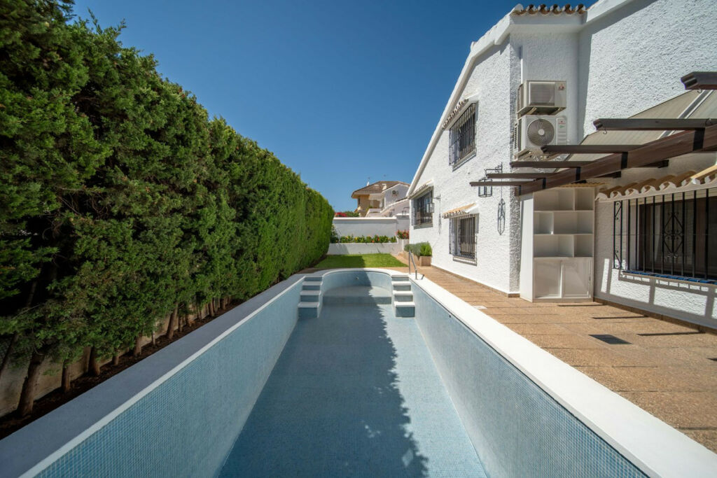 Detached Villa Fuengirola Málaga - image 43