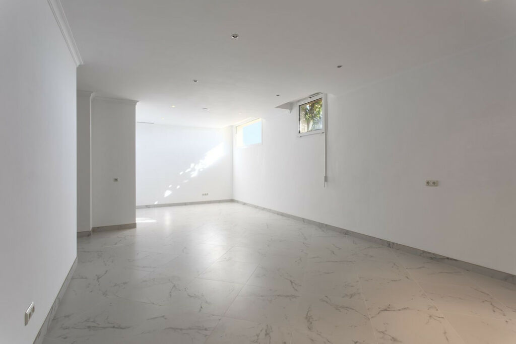 Detached Villa Los Flamingos Málaga - image 43