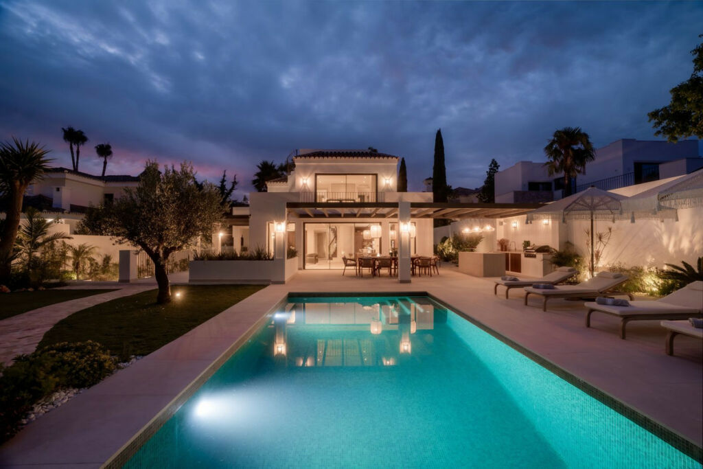 Detached Villa Nueva Andalucía Málaga - image 43