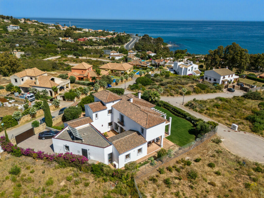 Detached Villa Sotogrande Cádiz - image 43