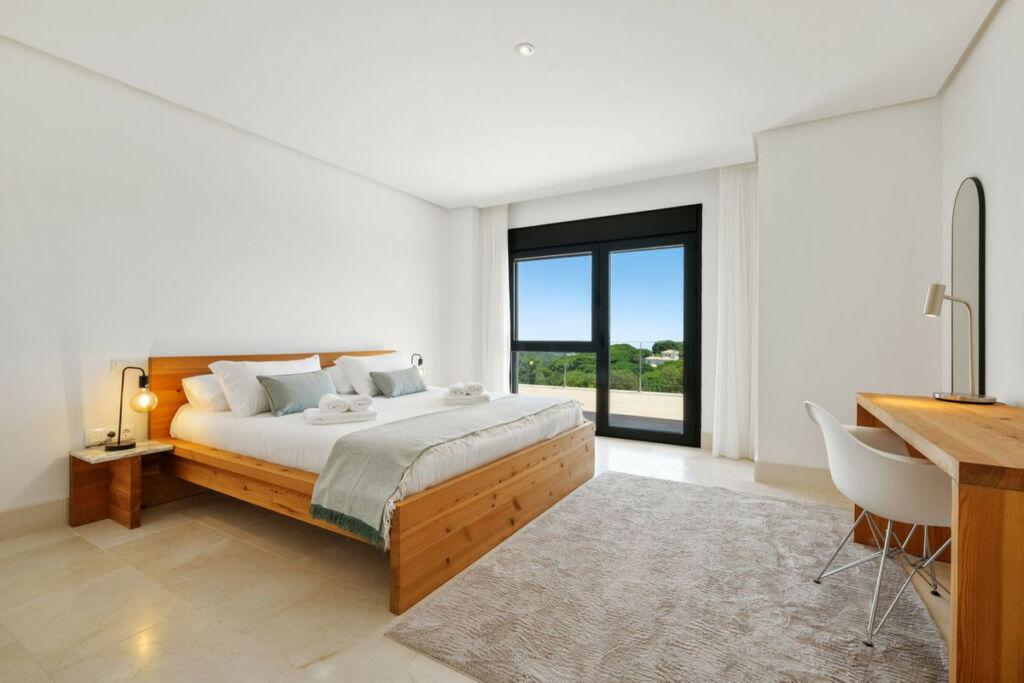 Detached Villa Sotogrande Cádiz - image 43