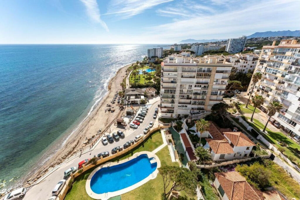 Middle Floor Apartment Calahonda Málaga - image 43