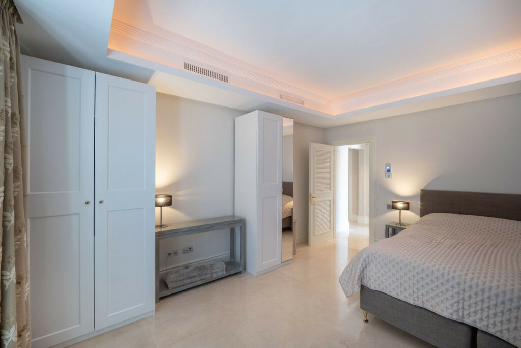 Detached Villa Marbella Málaga - image 44