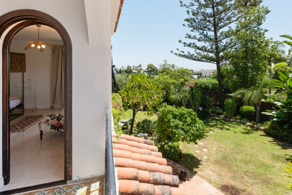 Detached Villa Nueva Andalucía Málaga - image 44