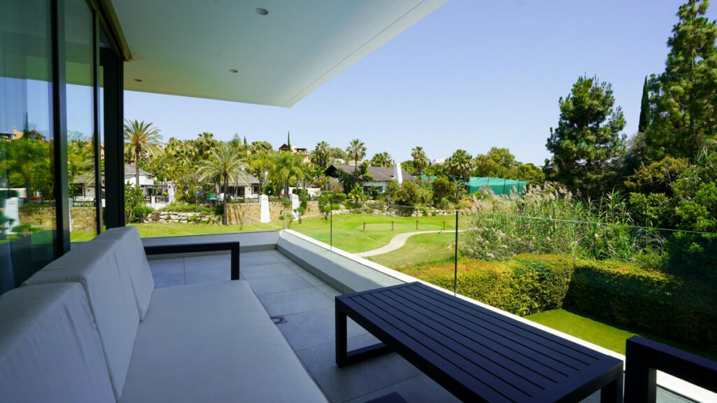 Detached Villa El Paraiso Málaga - image 44