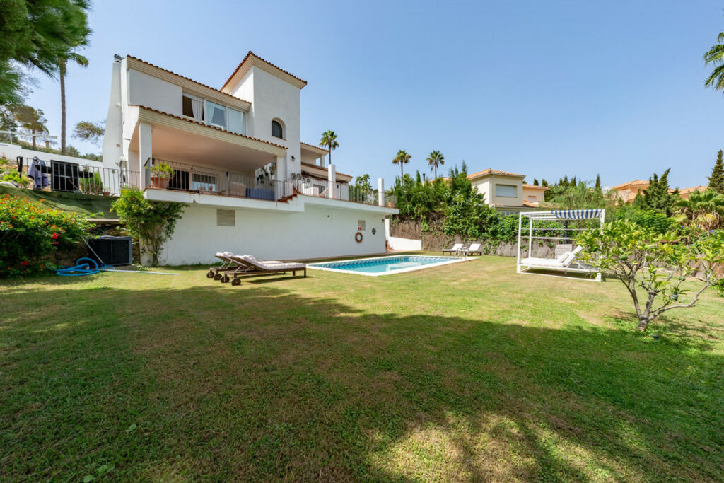 Detached Villa Sotogrande Alto Cádiz - image 44
