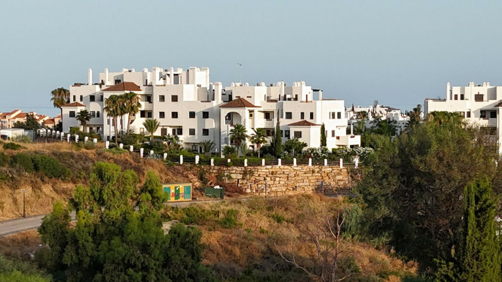 Middle Floor Apartment Estepona Málaga - image 44
