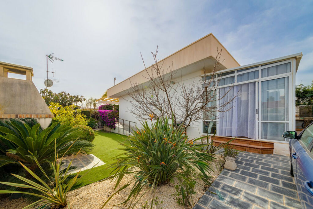Bungalow Mil Palmeras Alicante - image 33