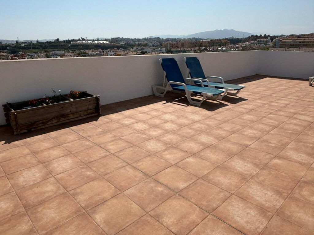 Detached Villa Los Pacos Málaga - image 45