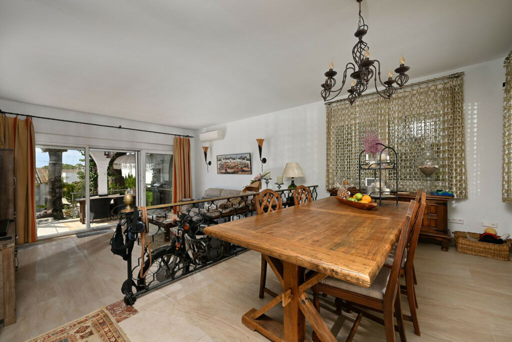 Detached Villa Marbesa Málaga - image 45