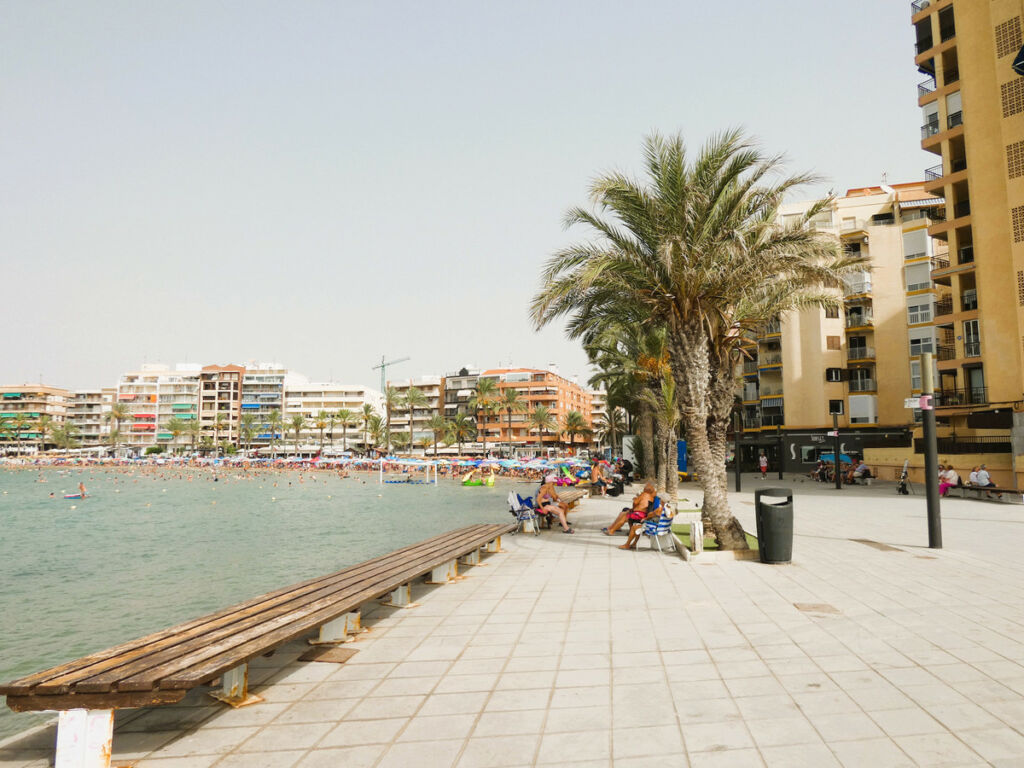 Middle Floor Apartment Torrevieja Alicante - image 45