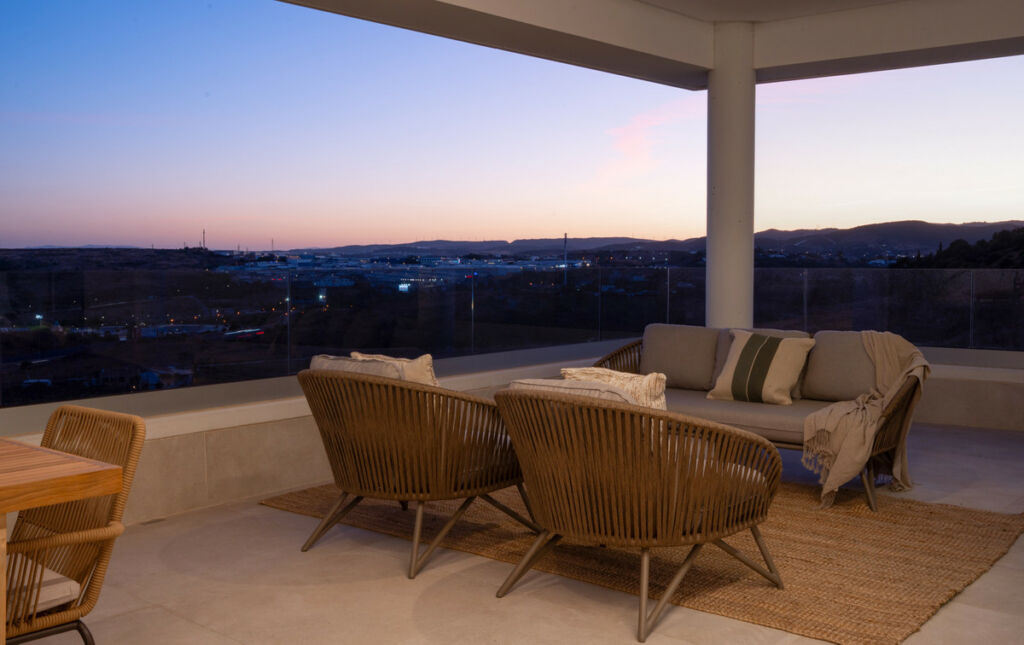 Middle Floor Apartment Estepona Málaga - image 45
