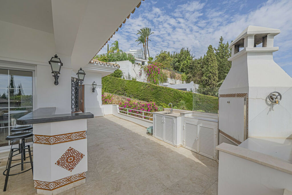 Detached Villa El Paraiso Málaga - image 46