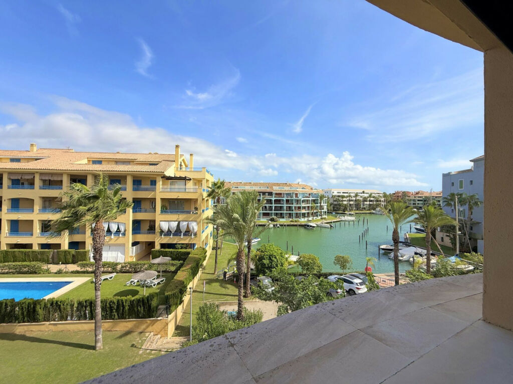 Middle Floor Apartment Sotogrande Puerto Cádiz - image 35