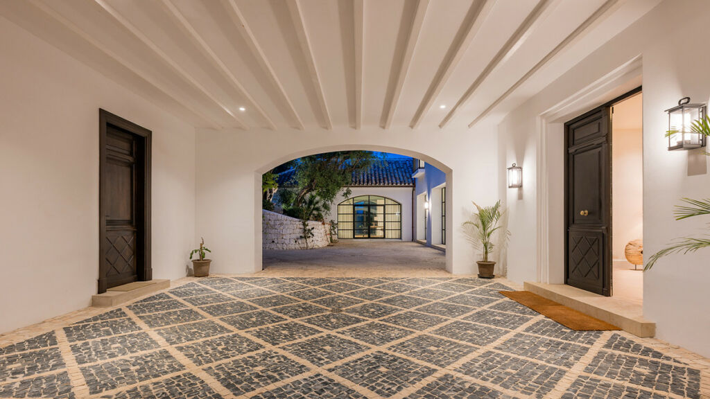 Detached Villa The Golden Mile Málaga - image 47