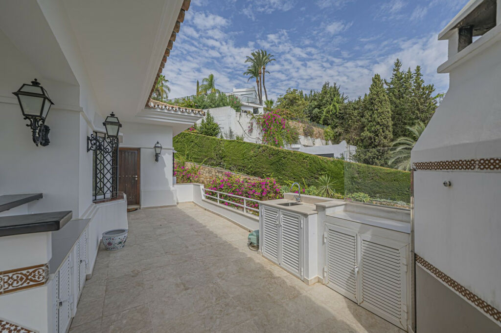 Detached Villa El Paraiso Málaga - image 47