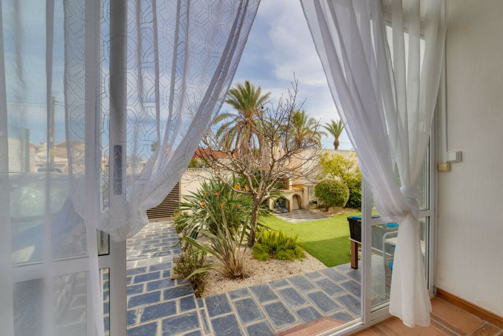 Bungalow Mil Palmeras Alicante - image 35