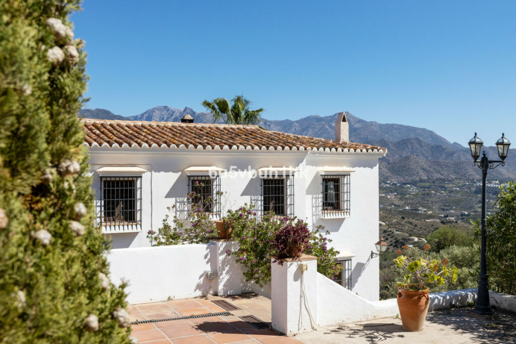 Detached Villa Torrox Málaga - image 47