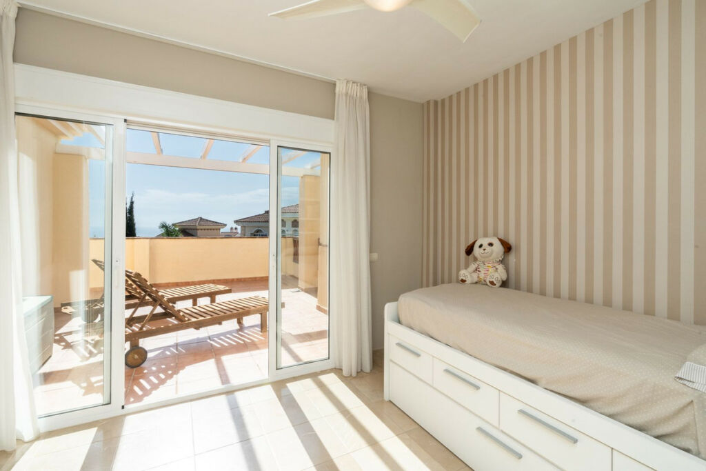 Detached Villa Riviera del Sol Málaga - image 46