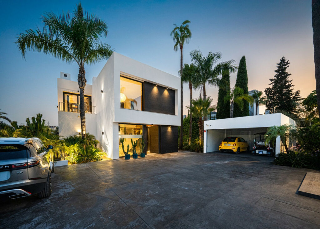 Detached Villa Nueva Andalucía Málaga - image 47