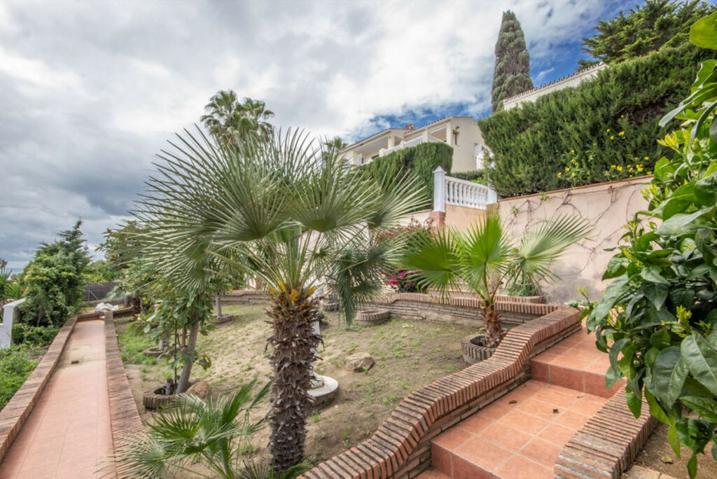 Detached Villa Estepona Málaga - image 47