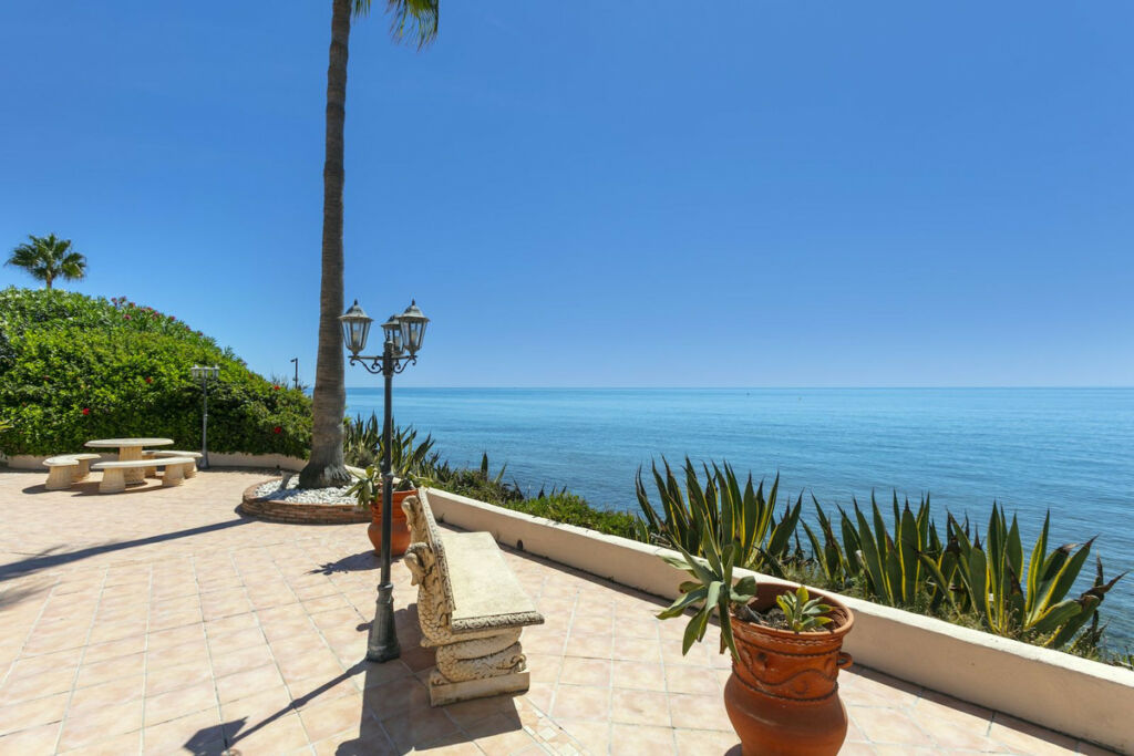 Detached Villa Marbesa Málaga - image 15