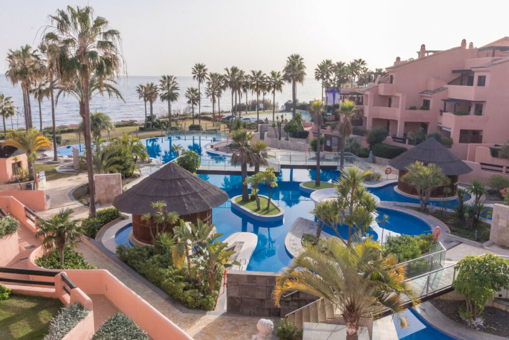Middle Floor Apartment Estepona Málaga - image 47