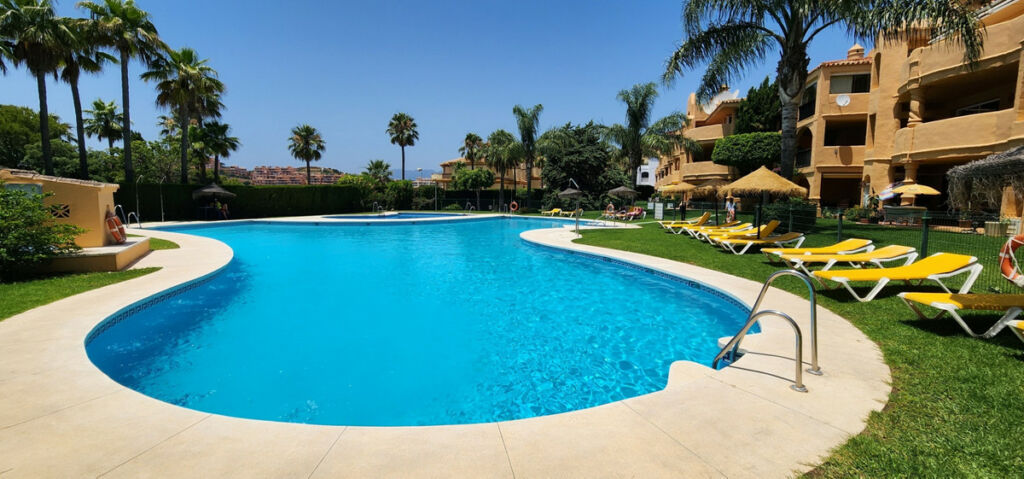 Middle Floor Apartment Calahonda Málaga - image 48