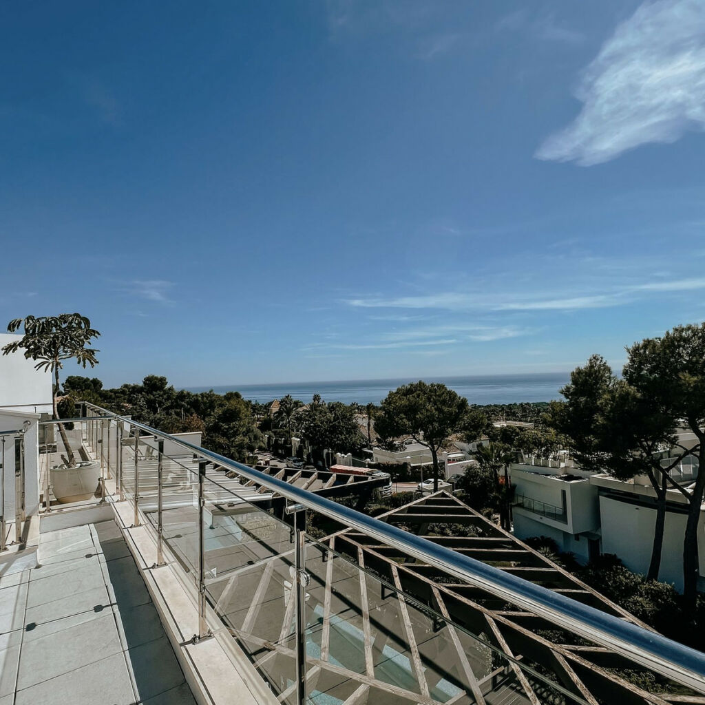 Townhouse Sierra Blanca Málaga - image 3