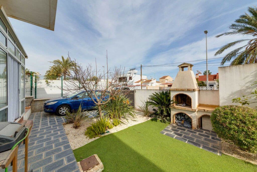 Bungalow Mil Palmeras Alicante - image 36