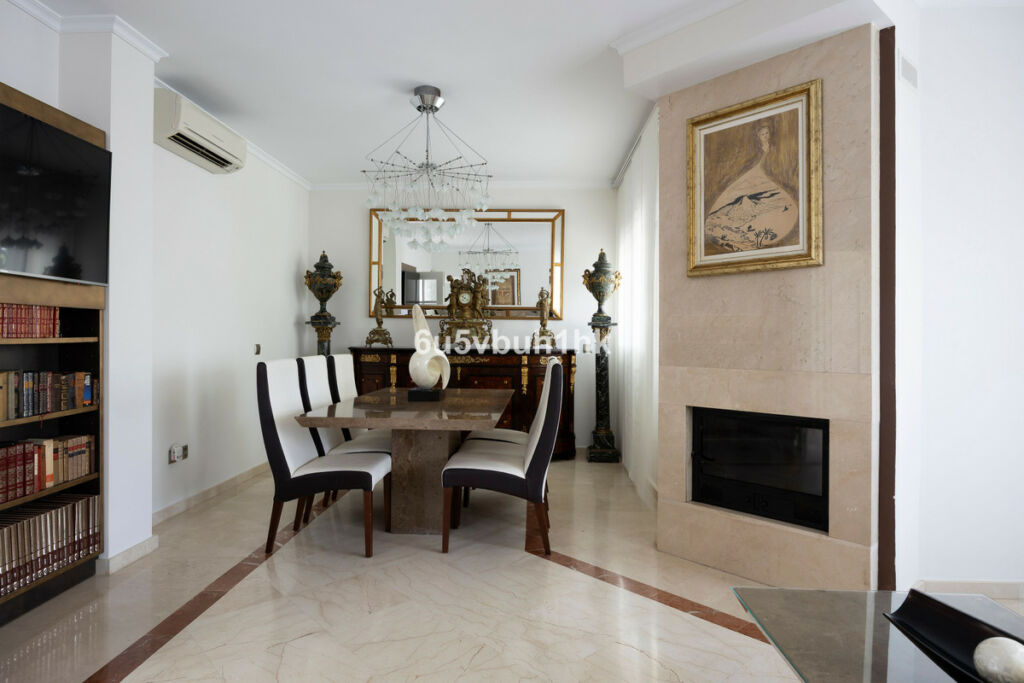 Detached Villa Sierrezuela Málaga - image 48