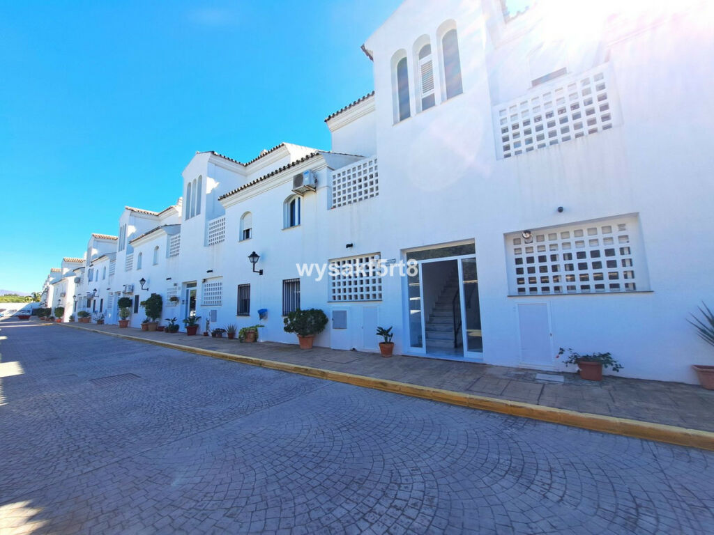 Middle Floor Apartment La Duquesa Málaga - image 48