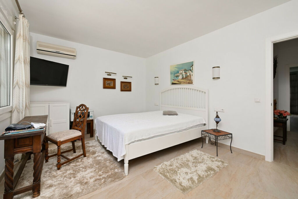 Detached Villa Marbesa Málaga - image 48