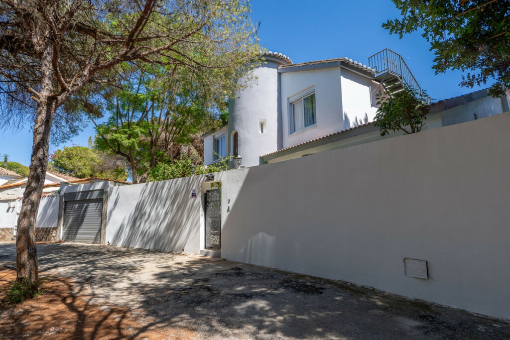 Detached Villa Marbesa Málaga - image 48